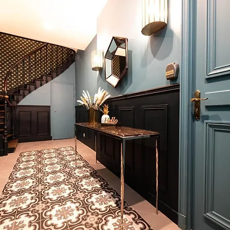 Monsieur Pigalle 파리